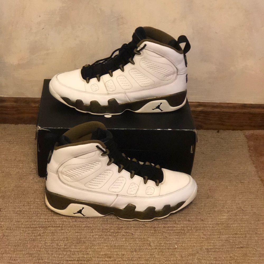 ❌Sold❌ Jordan 9 Statue